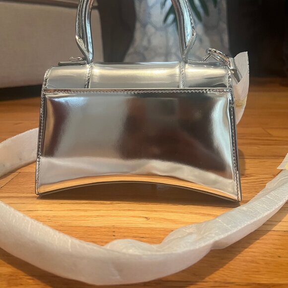 BALENCIAGA HOURGLASS XS HANDBAG MIRROR EFFECT IN SILVER - Picture 3 of 8